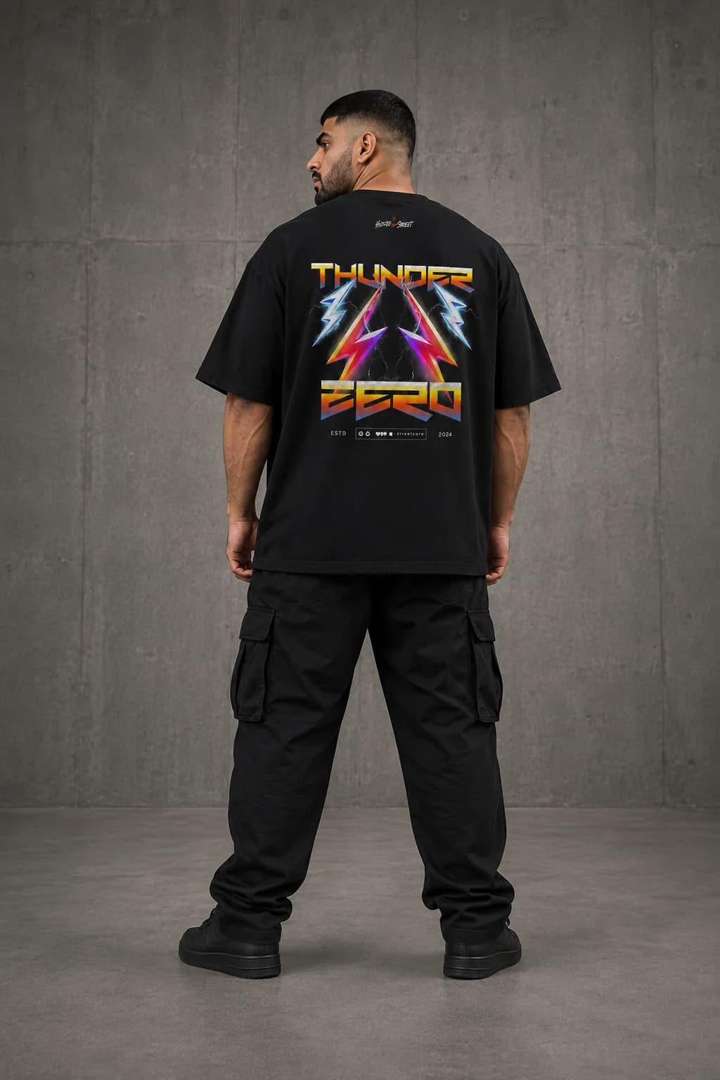 THUNDER ZERO OVERSIZED: Back oversized model view